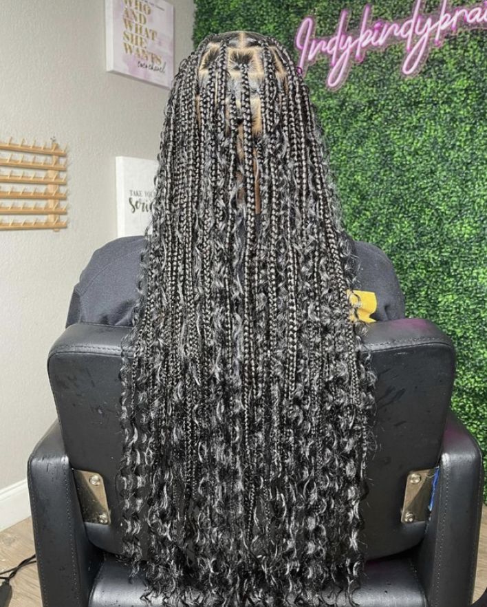 Goddess with Knotless Braids